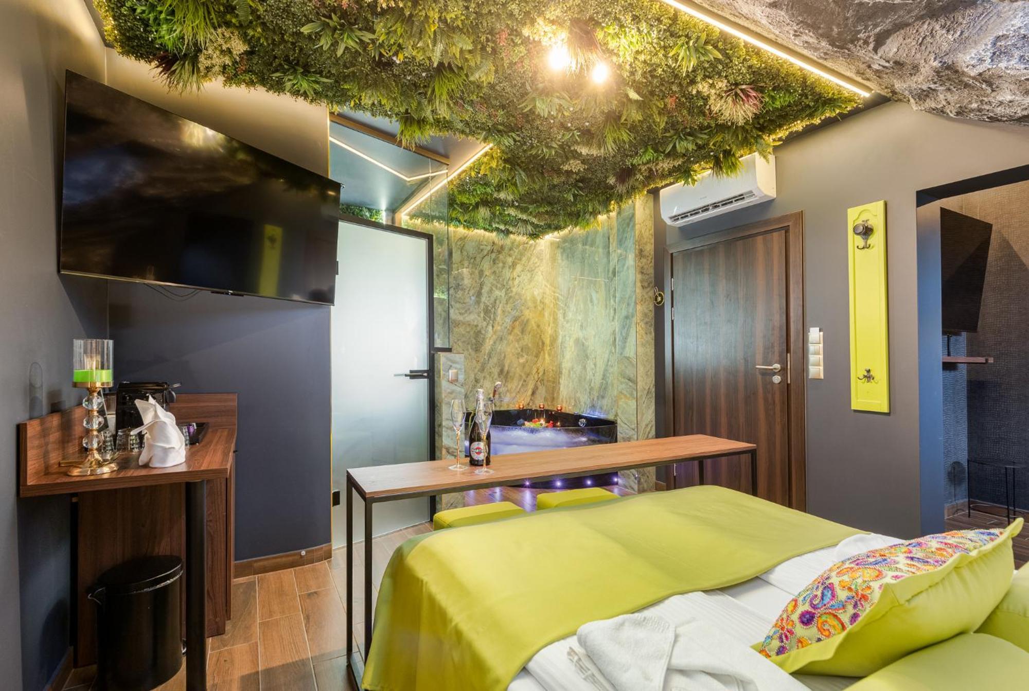 Stacja Galicja Rooms Blisko Energylandia Trzebienczyce Exterior foto